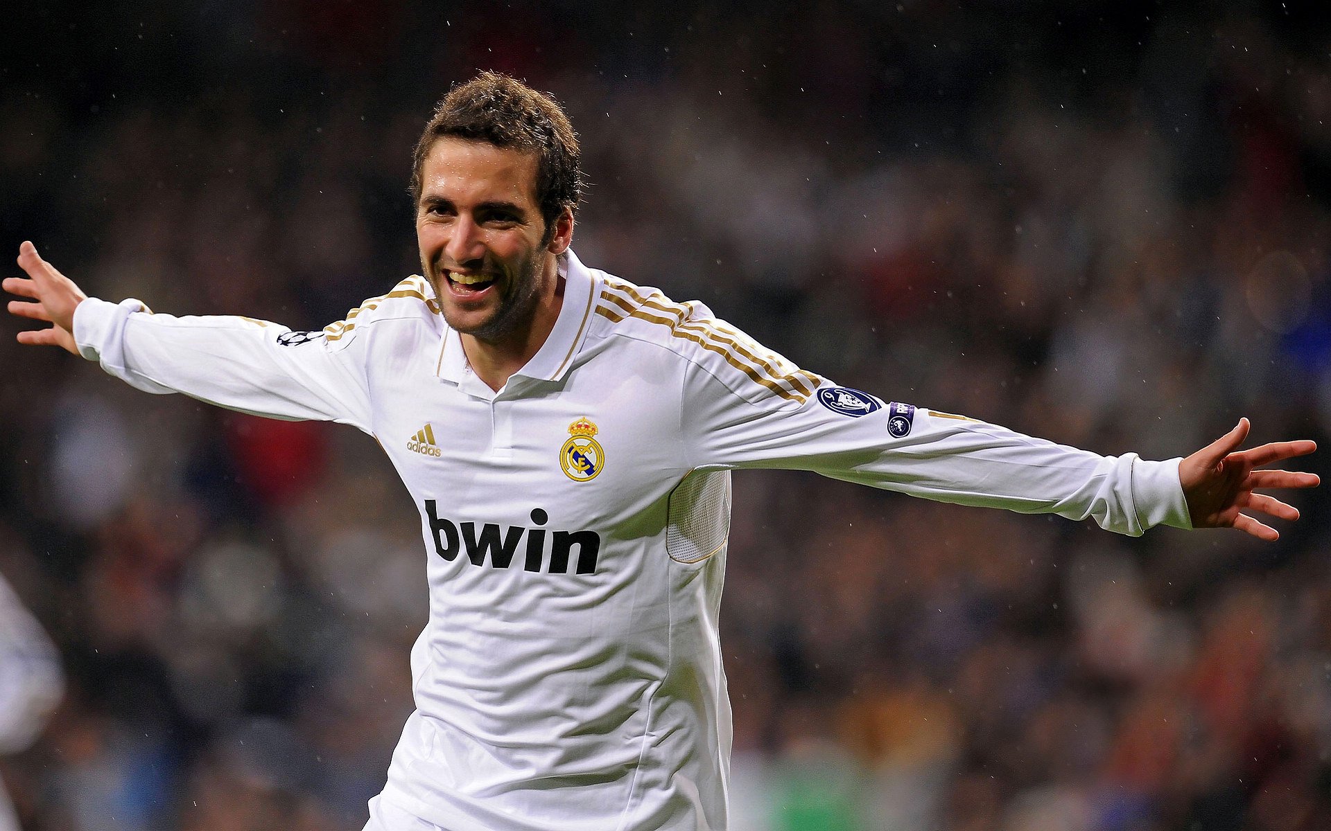 德甲劲旅碰撞，比分3-1，核心球员贡献两球，场均控球70%、成功抢断75%